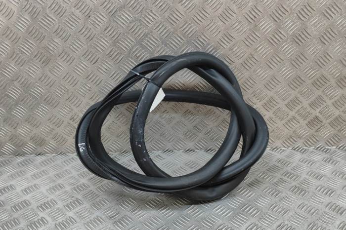 Garnitura ușă dreapta spate CITRO&Euml;N C4 III BA_, BB_, BC_ 2021 OEM: 9833317680 | 28859703