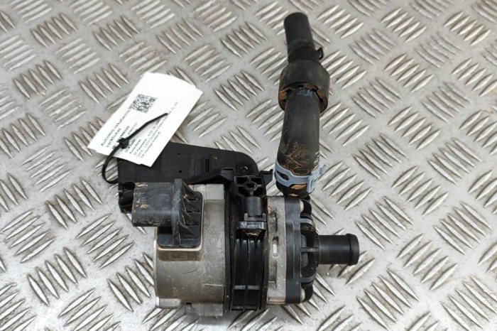 Pompa de apa auxiliara AUDI Q8 4MN 2024 OEM: 4M0965567C,4M0145947AJ | 31866225