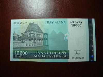 MADAGASCAR 10,000 ARIARY UNC foto