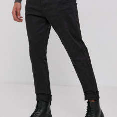 !SOLID Pantaloni bărbați, culoarea negru, cu fason chinos