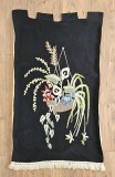 PERETAR VECHI DIN LANA CU MODEL BRODERIE MANUALA CU FIR DE LANA