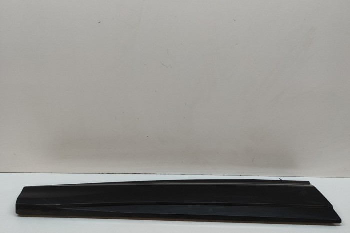 Bandou inferior ușă st&acirc;nga față AUDI Q4 SUV F4B 2024 OEM: 89A853959A 31088412