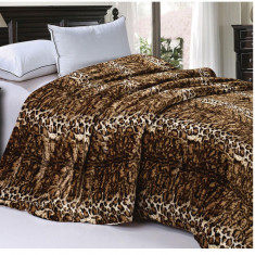 Patura de pat moale si groasa cu blana artificiala Home Soft Things, model Leopard, 218 x 233 cm - RESIGILAT