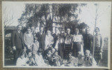 Fotografie de grup cu copii, ofiter si femei in port national, Romania 1900 - 1950, Portrete