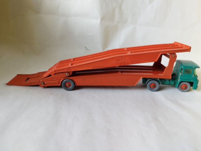 bnk jc Matchbox K-8 Guy Car Transporter