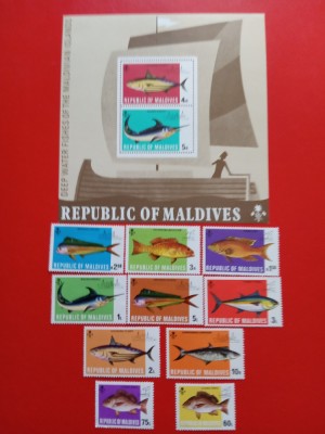 MALDIVE, PEȘTI - BLOC + SERIE COMPLETĂ CU URME SLABE DE ȘARNIERĂ foto