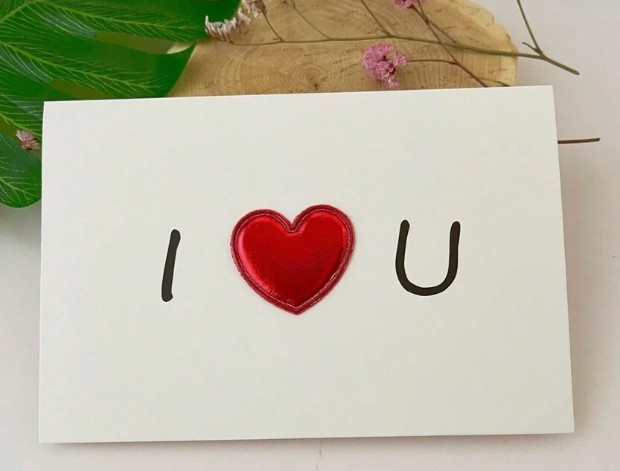 Felicitare 3D cu inimioara reliefata si mesaj de dragoste codificat , Plic alb, 10x15 cm