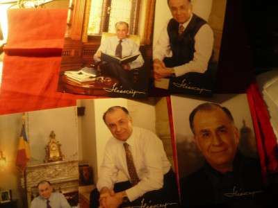 Set 5 Fotografii electorale cu Presedintele Ion Iliescu ,dim.= 16x20,5cm foto