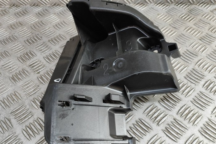 Suport bara de protecție dreapta spate AUDI Q8 E-TRON Sportback 2024 OEM: 4KE807366 | 31157818