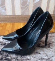 Pantofi stiletto foto