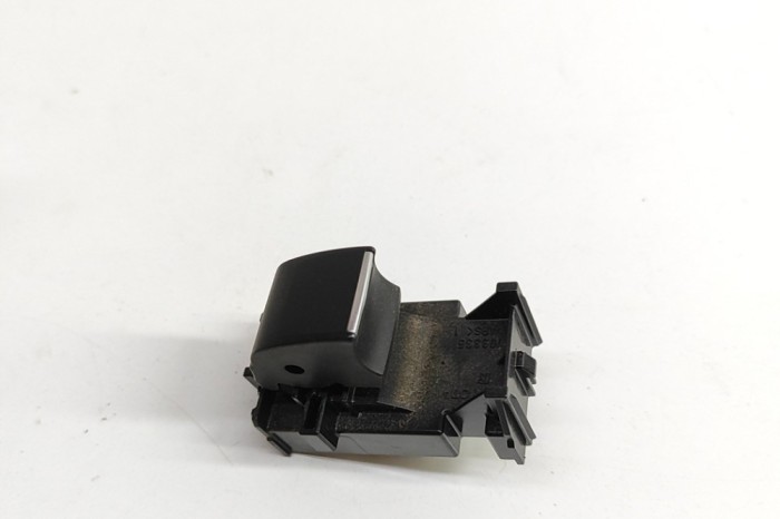 Buton geam ușă dreapta față TOYOTA RAV 4 V XA50 2018 OEM: 84810-12110 | 30659374