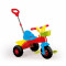 Tricicleta pentru copii cu pedale si cosulet, prevazut cu maner reglabil pentru impins de catre adulti Dolu