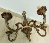 Elegant candelabru din bronz masiv cu 5 brațe in stilul Rococo piesa cu j lucratura de o foarte mare finețe