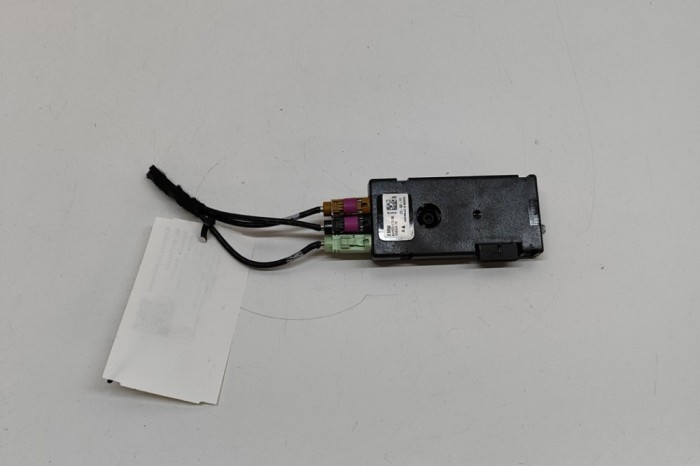 Amplificator de antena BMW 3 F30, F80 2017 OEM: 9231179 | 31541334