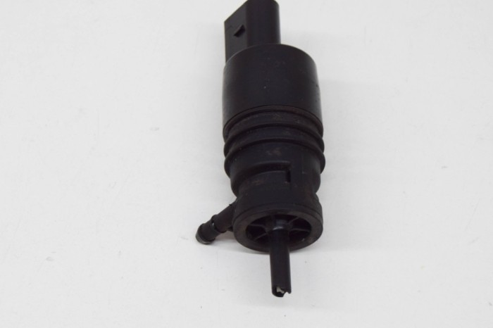 Motor rezervor lichid de parbriz BMW 7 F01, F02 2012 OEM: 132640-11,3240479,6934160 11755285