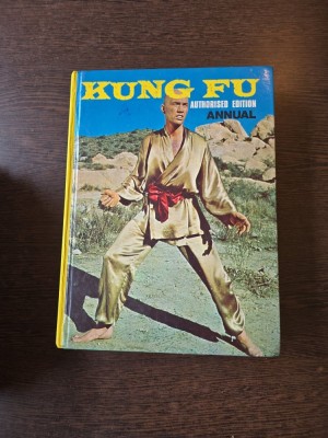 Kung Fu Annual - carte cu text si benzi desenate in engleza foto