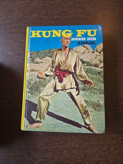 Kung Fu Annual - carte cu text si benzi desenate in engleza