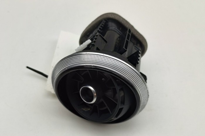 Gura de ventilație planșa de bord AUDI A3 Sportback 8VA, 8VF 2018 OEM: 81A820901F 30824526
