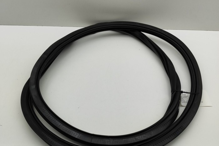 Garnitura ușă st&acirc;nga spate AUDI A6 C8 Avant 4A5 2024 OEM: 4K9833721 | 31303167