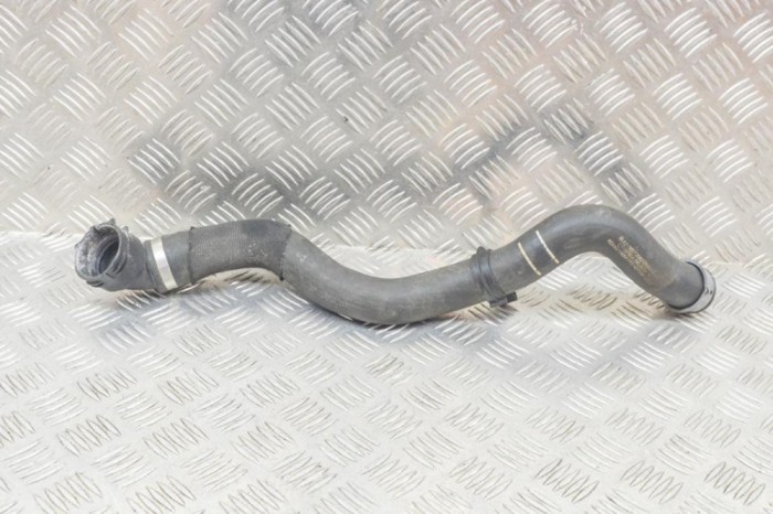 Furtun radiator răcire st&acirc;nga MERCEDES-BENZ E W213 2018 OEM: A2135013982 13132381
