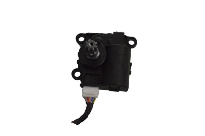 Motoras clapetă aeroterma TESLA MODEL S 2016 OEM: D332-CK8AA04 | 23198995