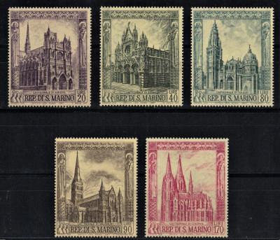 SAN MARINO 1967 - Catedrale gotice / serie completa MNH foto