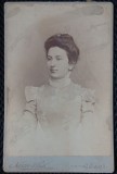 Fotografie tip CDV, Femeie in rochie de dantela, inceput de secol XX