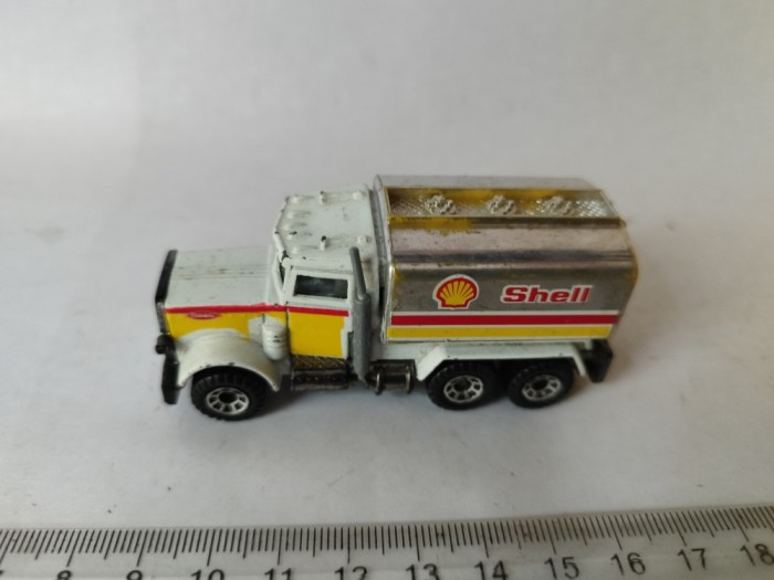 bnk jc Matchbox Peterbilt Shell tanker - 1/80