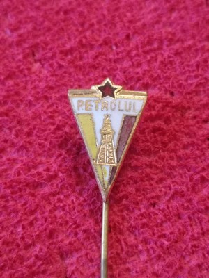 Insigna (ANII`60) fotbal - PETROLUL PLOIESTI foto