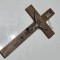 Crucifix vintage din lemn si metal