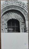 Arhitectura brancoveneasca, fereastra cu acvila bicefala// fotografie de presa
