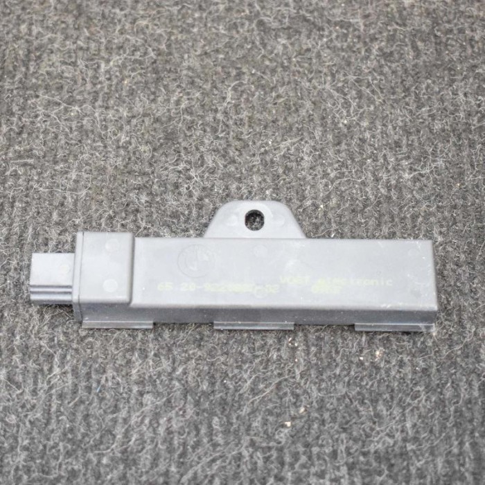 Amplificator de antena BMW 2 Cabrio F23 2015 OEM: 9220832 4011865