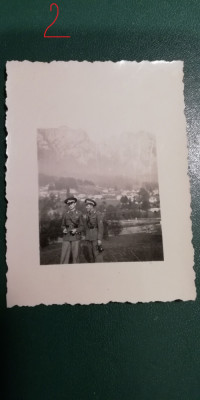 M5 C28 - FOTO - FOTOGRAFIE FOARTE VECHE - militari la munte - anul 1943 foto