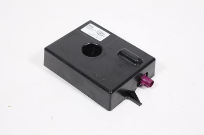 Amplificator de antena BMW 3 F30, F80 2014 OEM: 9230911 | 3356921 foto