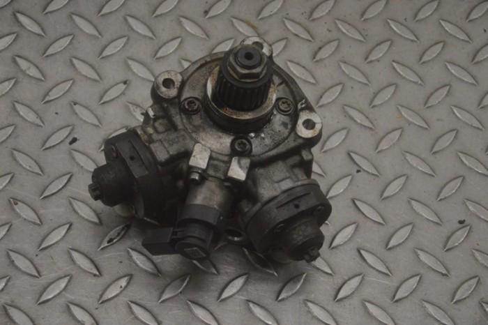 Pompa de combustibil AUDI Q7 4M 2015 OEM: Off-road | 24655046