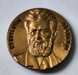 insigna sculptorul roman CONSTANTIN BRANCUSI