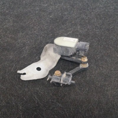 Senzor de nivel &amp;icirc;nălțime dreapta față AUDI Q7 4L 2006 OEM: 7L0616214B,151601-00582 2647592 foto