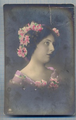 AX 369 CP VECHE-TANARA IN TINUTA DE EPOCA -1917-CATRE ANICA GEORGESCU-RM. VALCEA foto