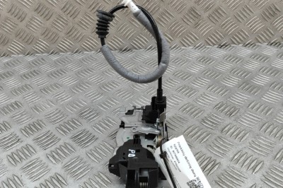 &amp;Icirc;ncuietoare ușă dreapta față VOLVO XC60 II 246 2019 OEM: 31462456 27840824 foto