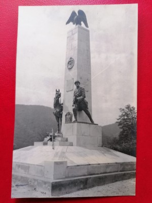 Bacau Oituz Monumentul Eroilor foto