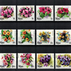 NIUE 1981 - Flori / serie completa MNH (2 img)