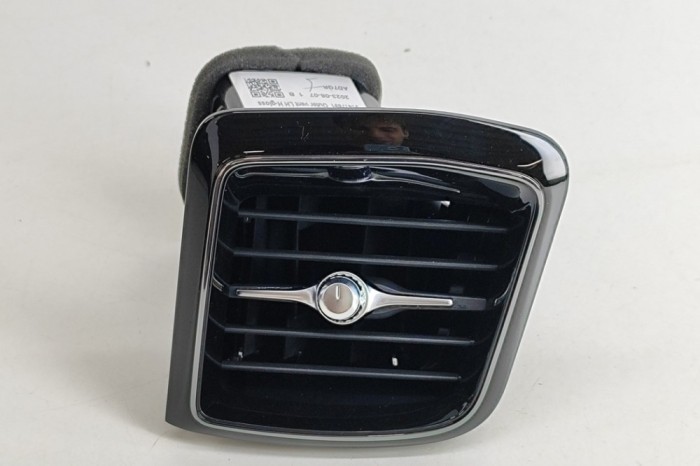 Gura de ventilație planșa de bord VOLVO XC60 II 246 2024 OEM: 31417691 25302526