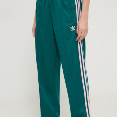 adidas Originals pantaloni de trening culoarea verde, cu imprimeu IM9818