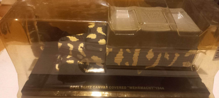 Opel Blitz canvas covered Wehrmacht - 1944 scara 1:43