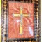 F801-Aplica Crucifix in rama din lemn cu furnir de nuc si sticla bombata.