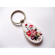 Breloc cu flori rosii si mov, breloc pe lemn 39672