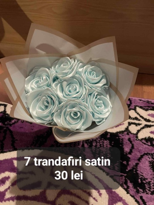 Trandafiri si bratari lucrate manual