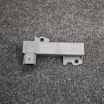 Amplificator de antena FORD FOCUS III 2017 OEM: DS7T-15K603-AAA2C80045200 3643462 foto