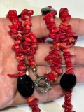 COLIER CORAL + Onix - Bucati neregulate - Natural - Inchizatoare argint - 87cm - Vintage !