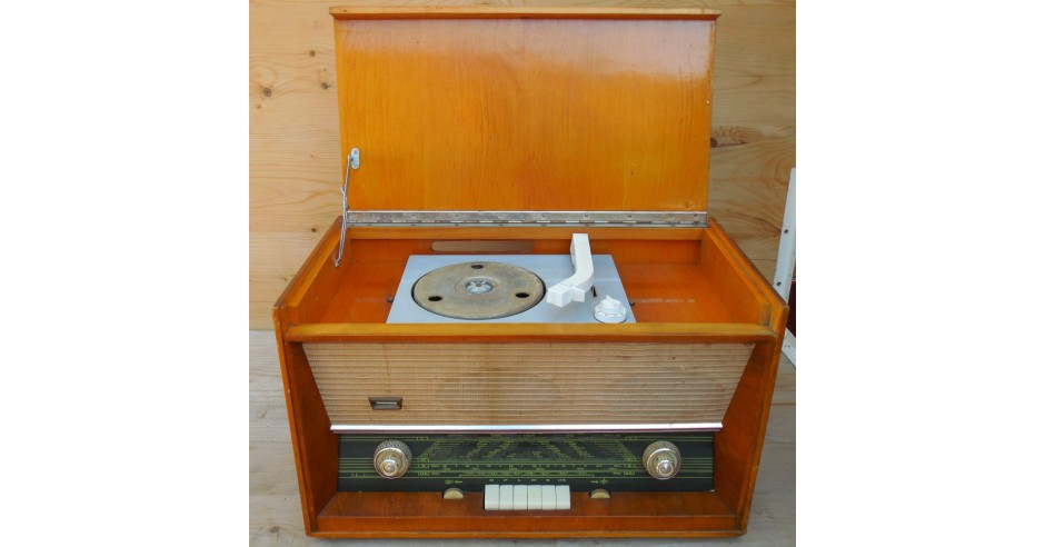 Download RADIO ROMANESC VINTAGE CU PICK-UP, PE LAMPI - MARCA ...